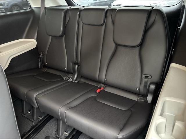 used 2024 Kia Carnival car, priced at $42,912