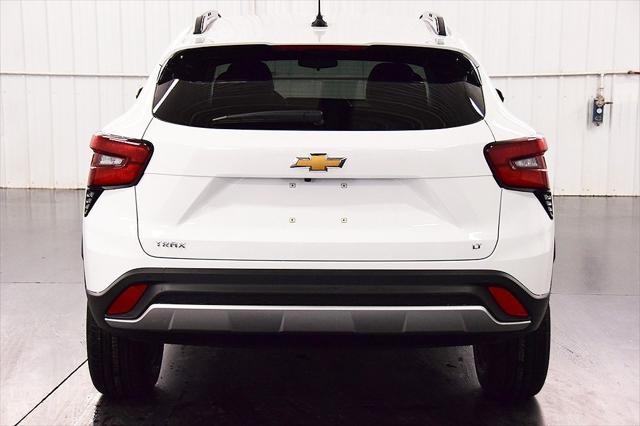 new 2025 Chevrolet Trax car, priced at $25,235