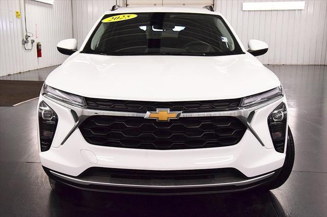 new 2025 Chevrolet Trax car, priced at $25,235