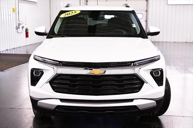 new 2025 Chevrolet TrailBlazer car, priced at $27,230