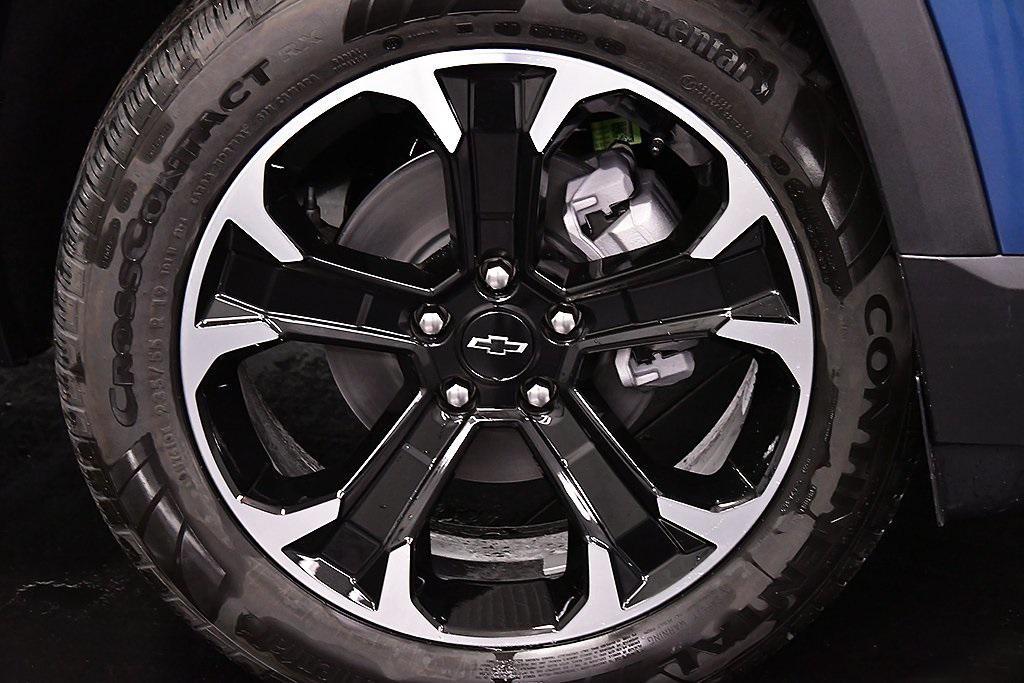 new 2026 Chevrolet Equinox car, priced at $33,685