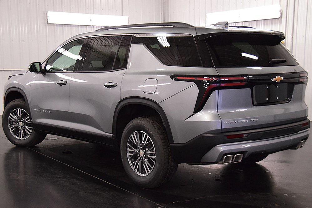 new 2026 Chevrolet Traverse car, priced at $46,640