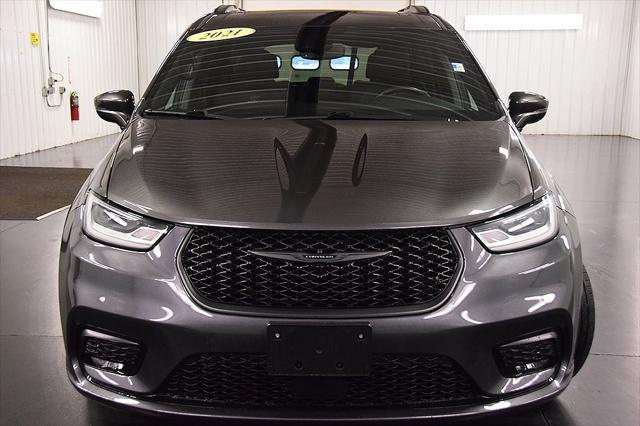 used 2021 Chrysler Pacifica car, priced at $32,999