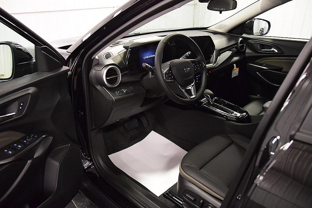 new 2025 Chevrolet Trax car, priced at $26,690