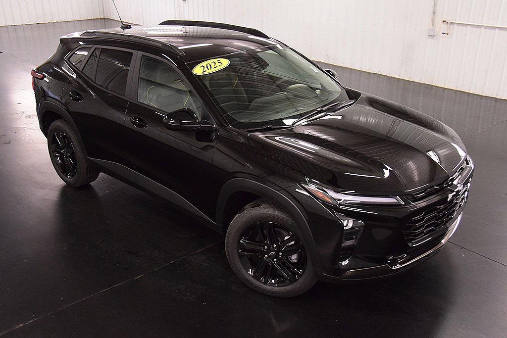 new 2025 Chevrolet Trax car, priced at $26,690