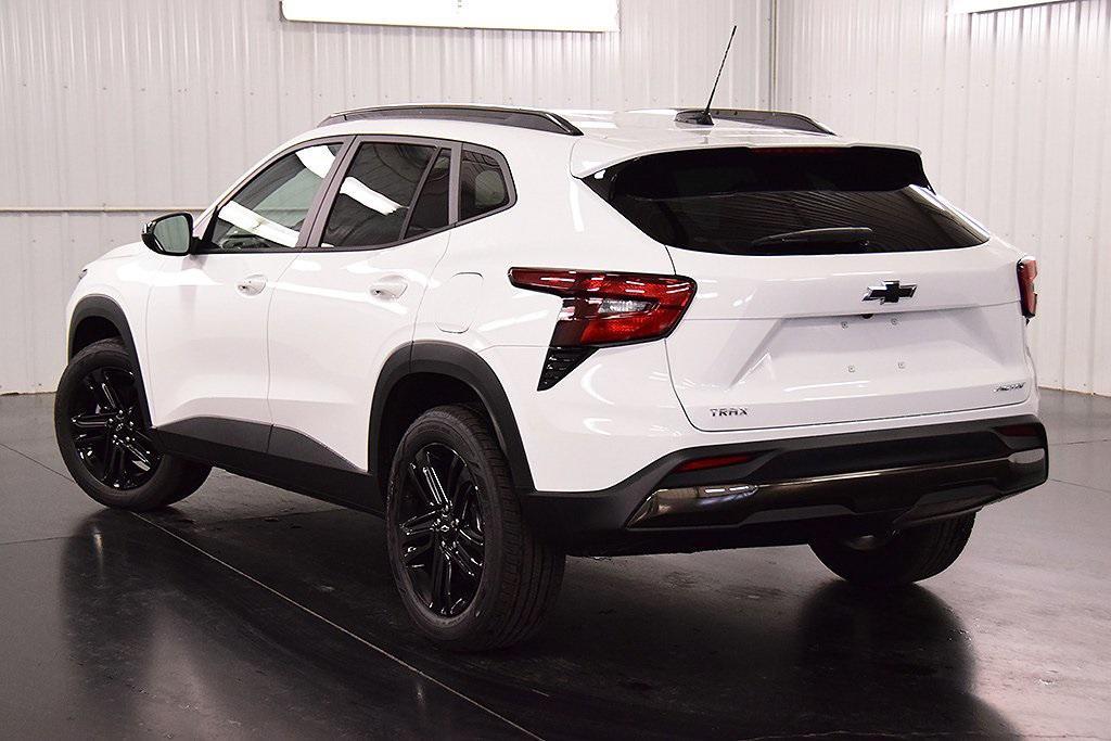 new 2025 Chevrolet Trax car, priced at $26,160
