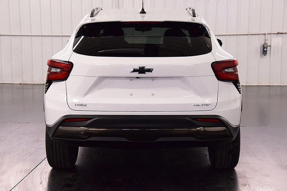 new 2025 Chevrolet Trax car, priced at $26,160