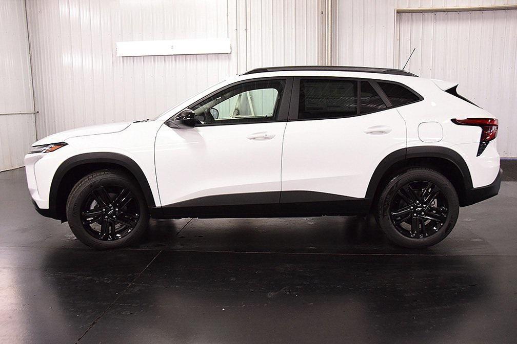 new 2025 Chevrolet Trax car, priced at $26,160