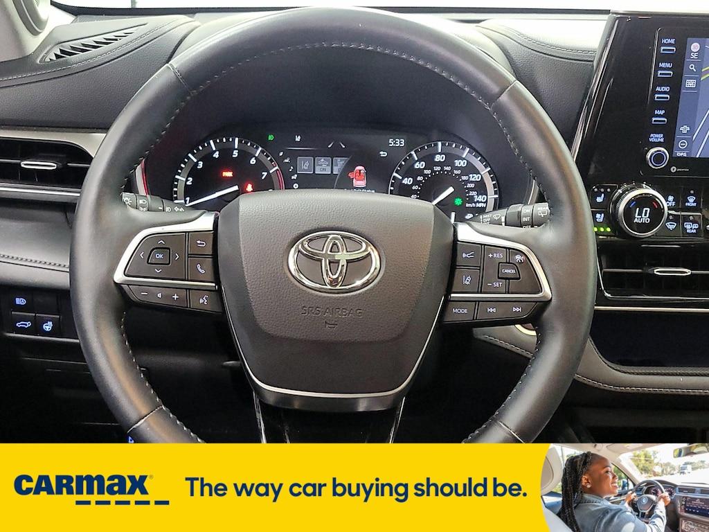 used 2020 Toyota Highlander car, priced at $35,998
