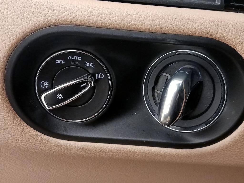 used 2021 Porsche Macan car, priced at $40,998