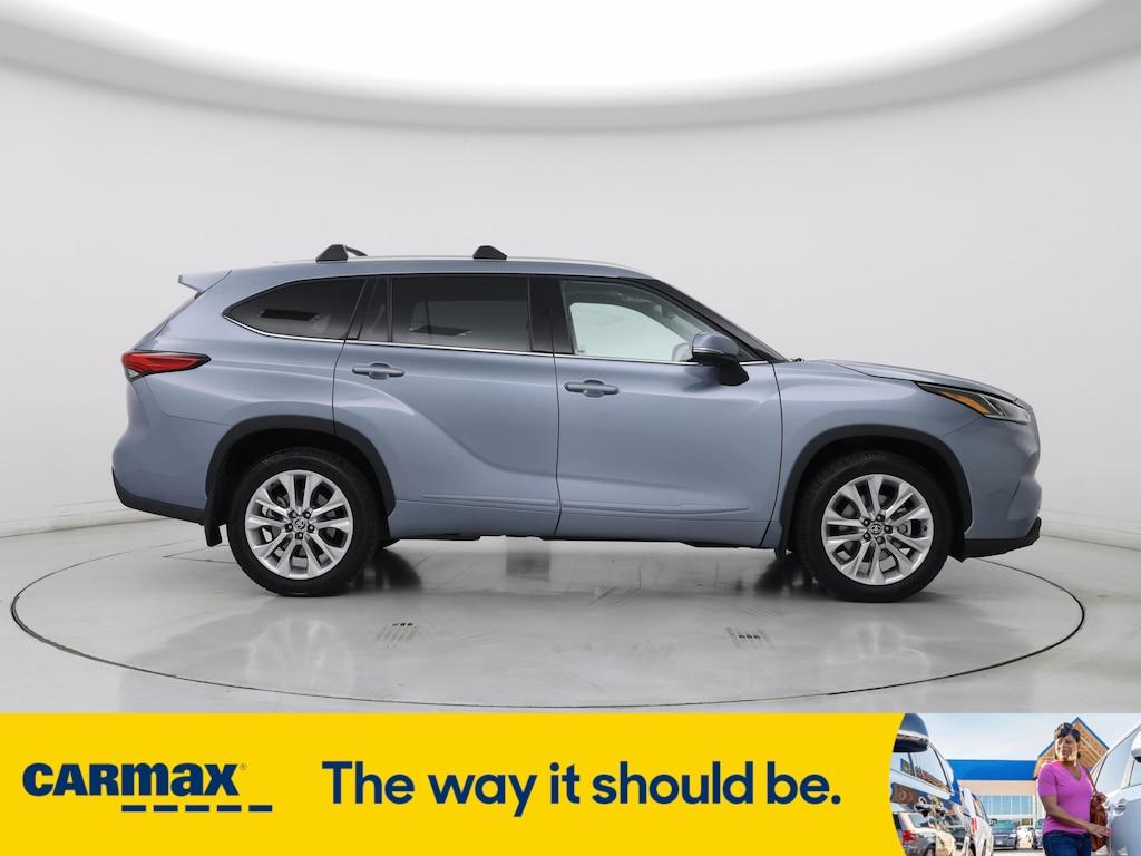 used 2021 Toyota Highlander car, priced at $33,998
