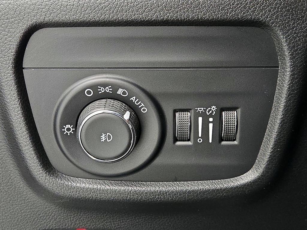 used 2023 Jeep Grand Cherokee car, priced at $38,998