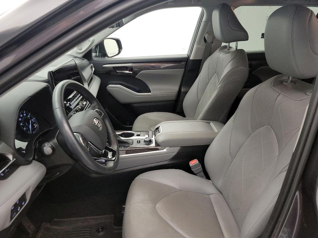 used 2021 Toyota Highlander car, priced at $44,998