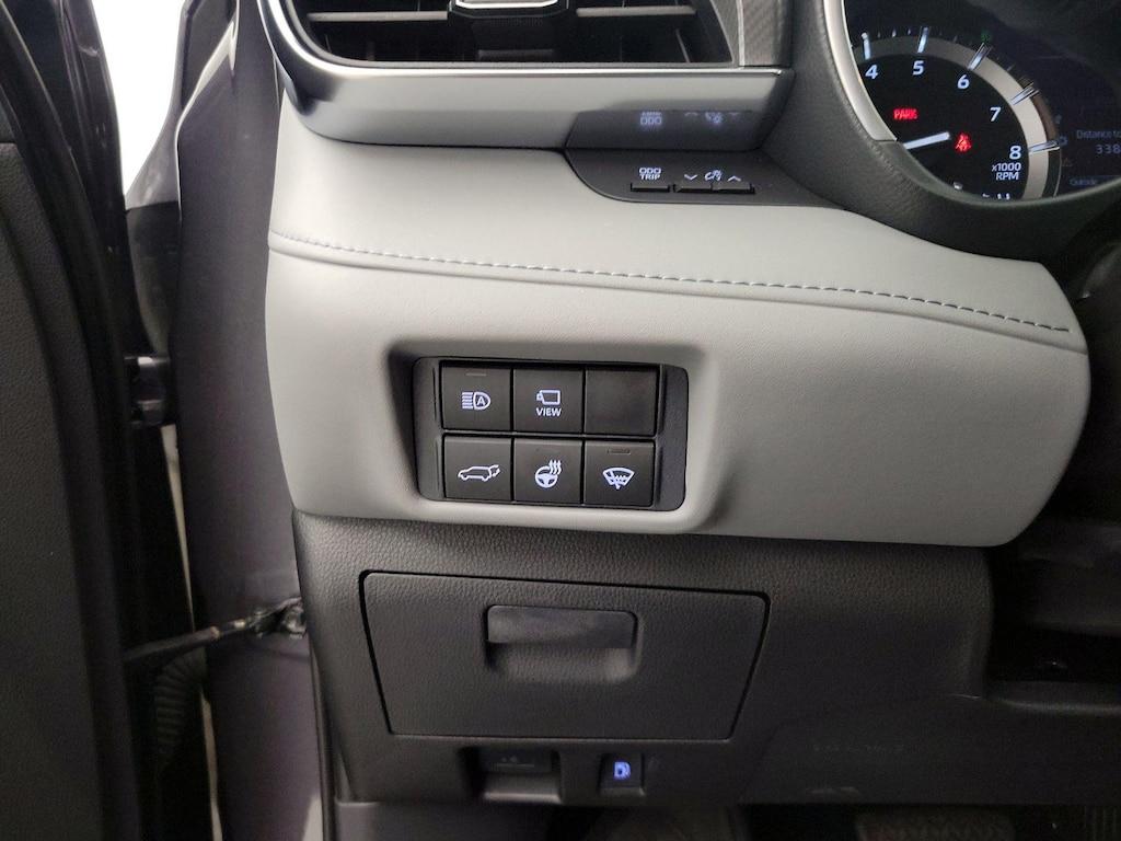 used 2021 Toyota Highlander car, priced at $43,998