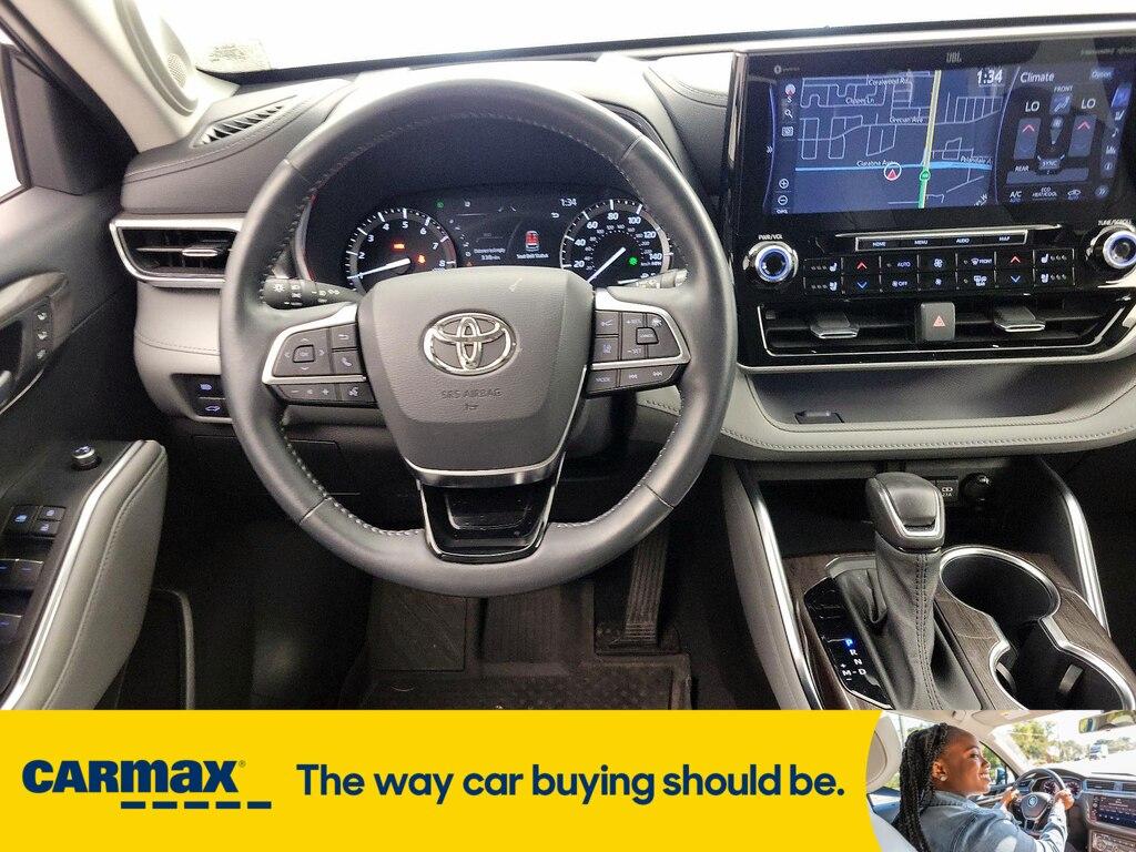 used 2021 Toyota Highlander car, priced at $44,998