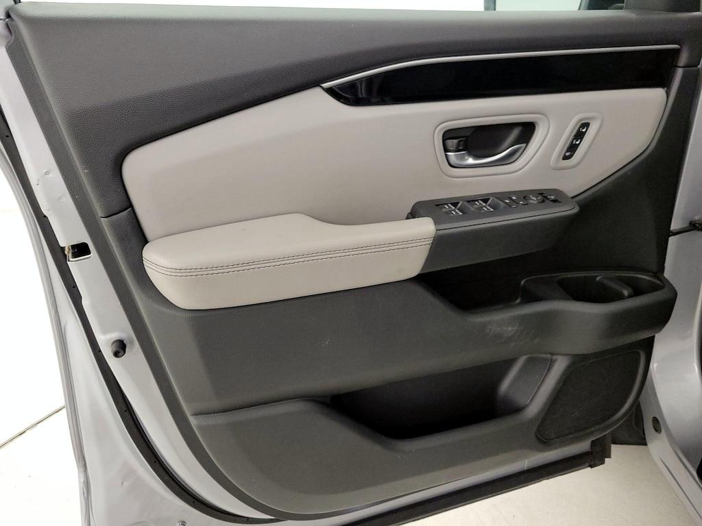 used 2024 Honda Pilot car, priced at $39,998