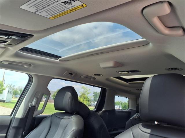 new 2025 Kia Carnival car, priced at $47,570