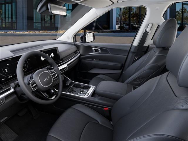 new 2025 Kia Carnival car, priced at $47,570