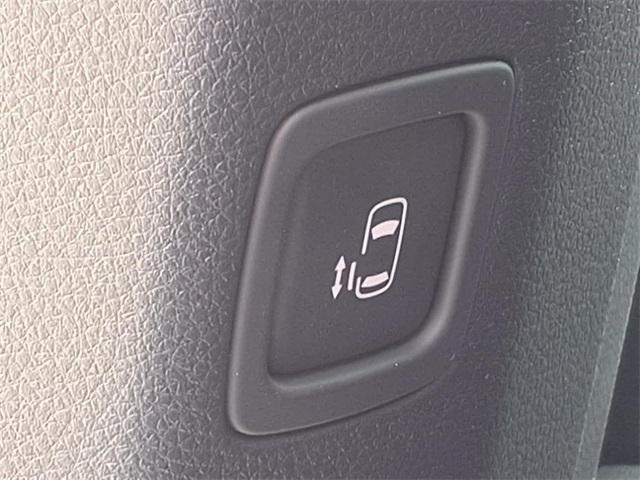 new 2025 Kia Carnival car, priced at $47,570