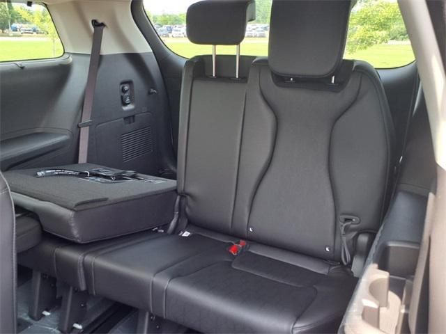 new 2025 Kia Carnival car, priced at $47,570