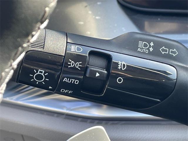 new 2025 Kia Sorento Hybrid car, priced at $38,890