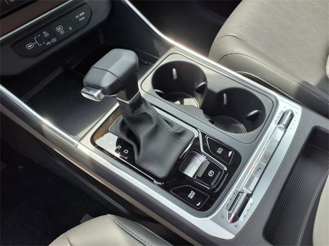 new 2025 Kia Carnival car, priced at $46,695