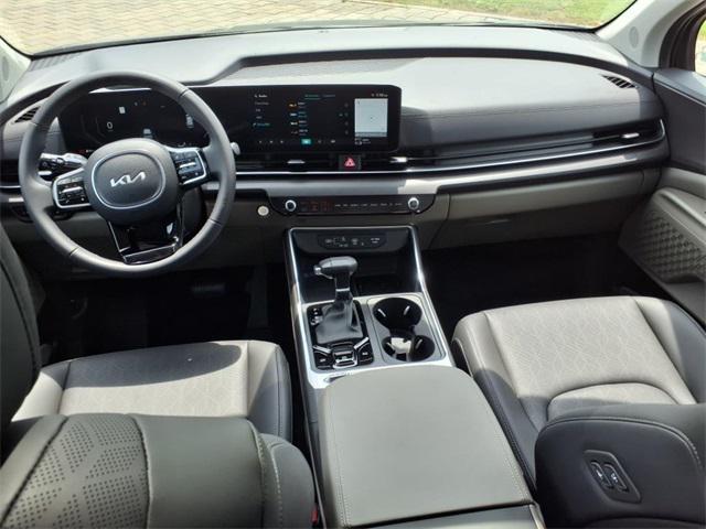 new 2025 Kia Carnival car, priced at $46,695