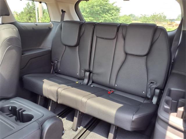 new 2025 Kia Carnival car, priced at $46,695