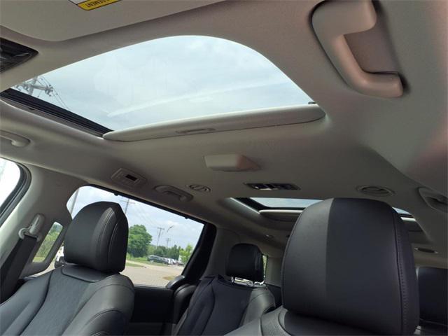 new 2025 Kia Carnival car, priced at $46,695