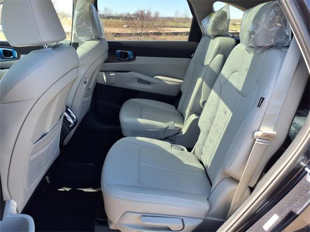 new 2025 Kia Sorento car, priced at $41,385