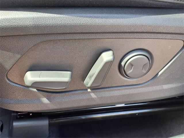 new 2025 Kia Sorento car, priced at $37,505