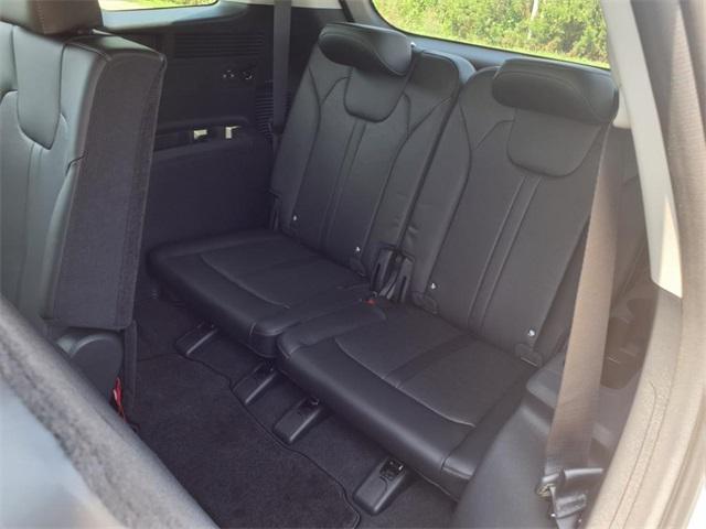 new 2025 Kia Sorento car, priced at $37,505