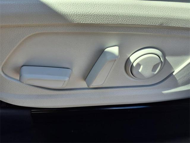 new 2025 Kia Sorento car, priced at $37,415