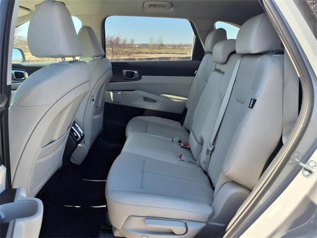 new 2025 Kia Sorento car, priced at $37,415