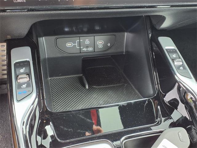 new 2025 Kia Sorento car, priced at $46,985