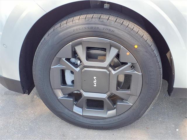 new 2026 Kia Carnival Hybrid car, priced at $48,395