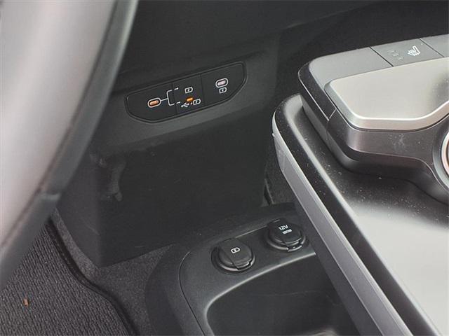 new 2025 Kia EV6 car, priced at $46,040