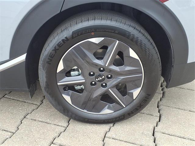 new 2025 Kia EV6 car, priced at $46,040