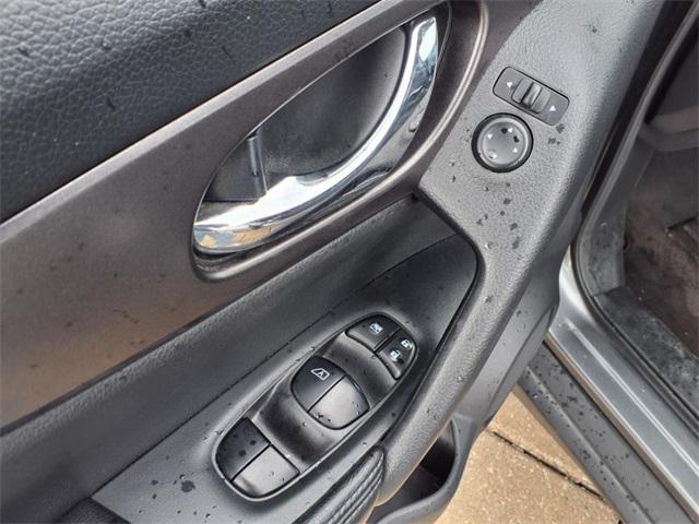 used 2015 Nissan Rogue car, priced at $11,146