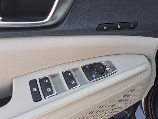 new 2026 Kia Carnival Hybrid car, priced at $43,420