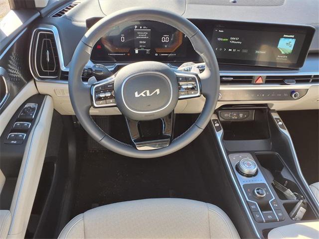 new 2025 Kia Sorento Hybrid car, priced at $42,030