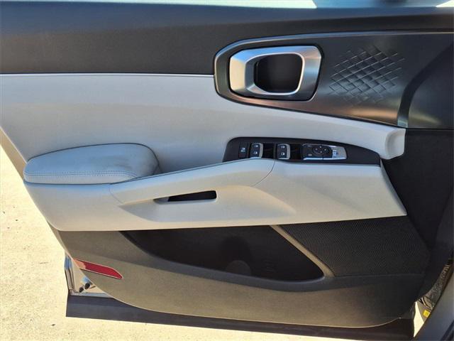 new 2025 Kia Sorento Hybrid car, priced at $42,030