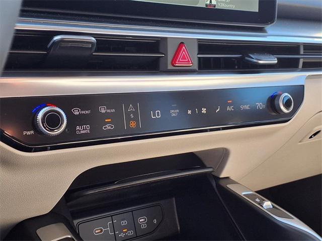 new 2025 Kia Sorento Hybrid car, priced at $42,030