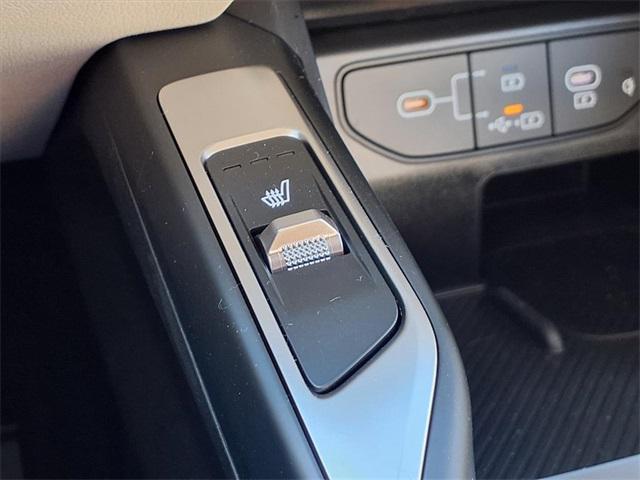 new 2025 Kia Sorento Hybrid car, priced at $42,030