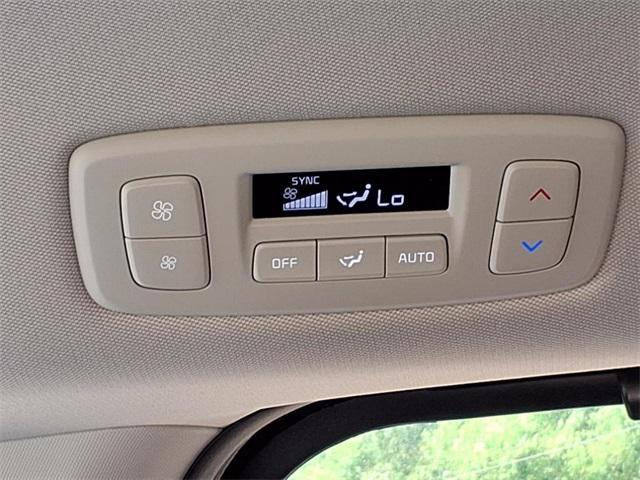 new 2026 Kia Carnival Hybrid car, priced at $43,620
