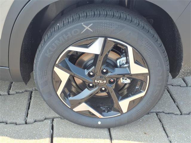 new 2025 Kia Seltos car, priced at $30,185