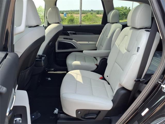 new 2025 Kia Telluride car, priced at $49,135