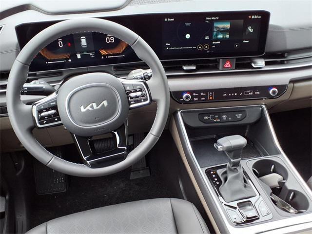 new 2025 Kia Carnival car, priced at $41,670
