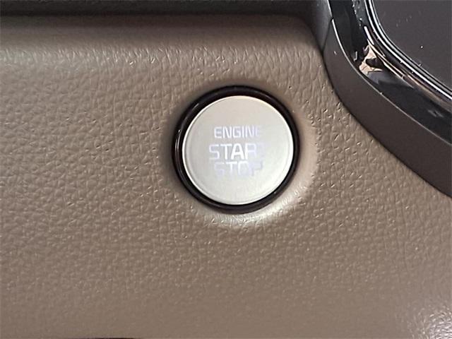 new 2025 Kia Carnival car, priced at $41,670
