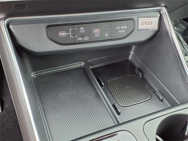 new 2025 Kia Carnival Hybrid car, priced at $53,735